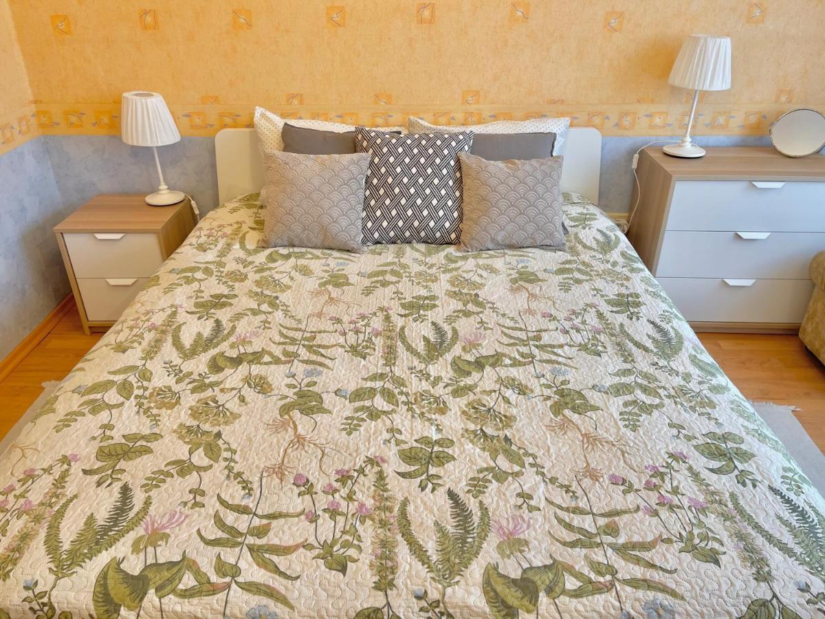 Cozy Home Apartment Lielvardes, Free Parking, Self Check-In Рига Екстериор снимка