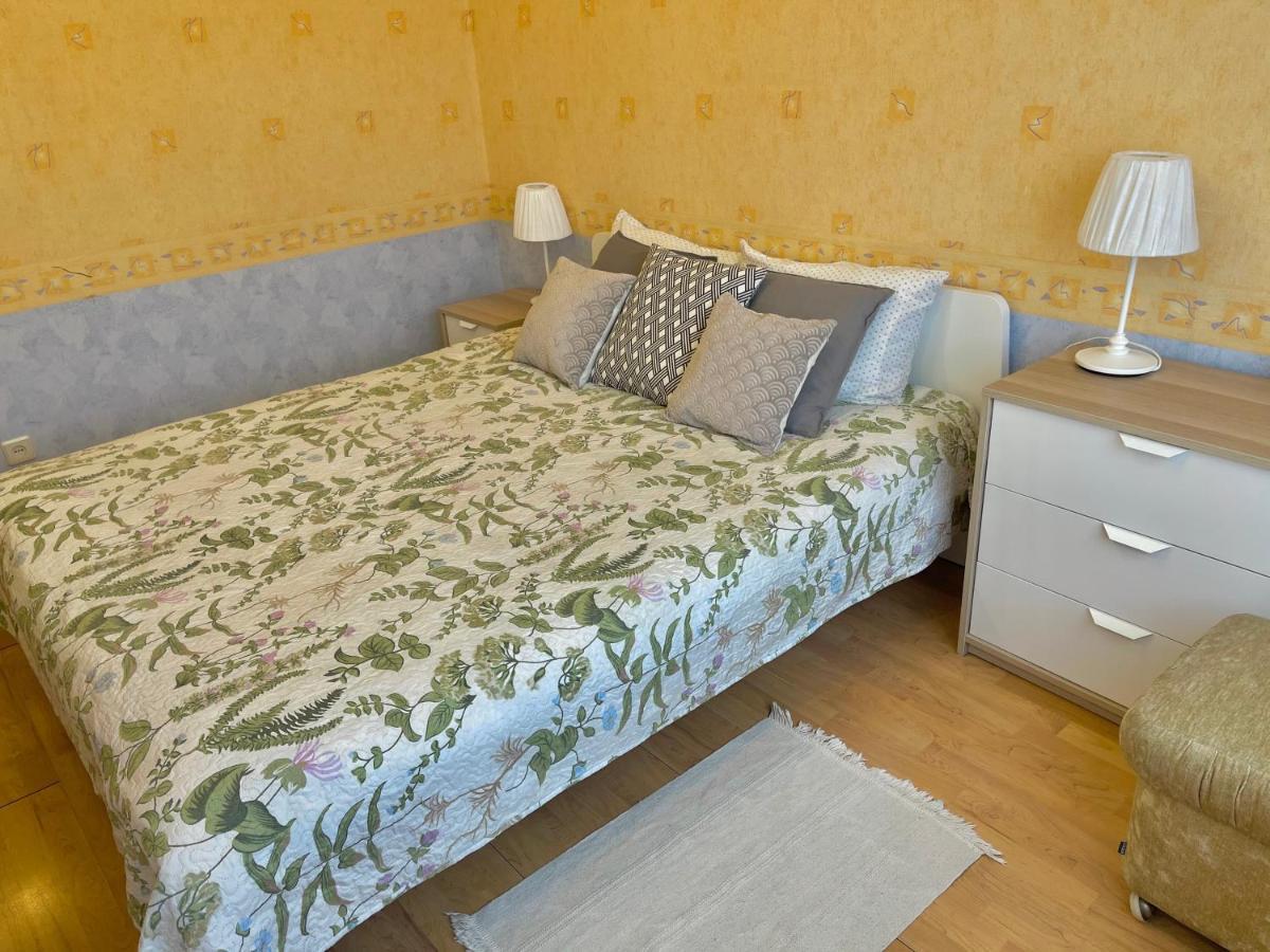 Cozy Home Apartment Lielvardes, Free Parking, Self Check-In Рига Екстериор снимка