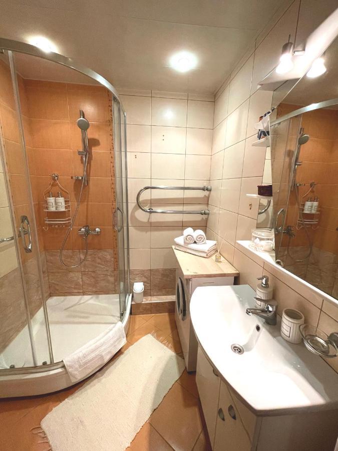 Cozy Home Apartment Lielvardes, Free Parking, Self Check-In Рига Екстериор снимка