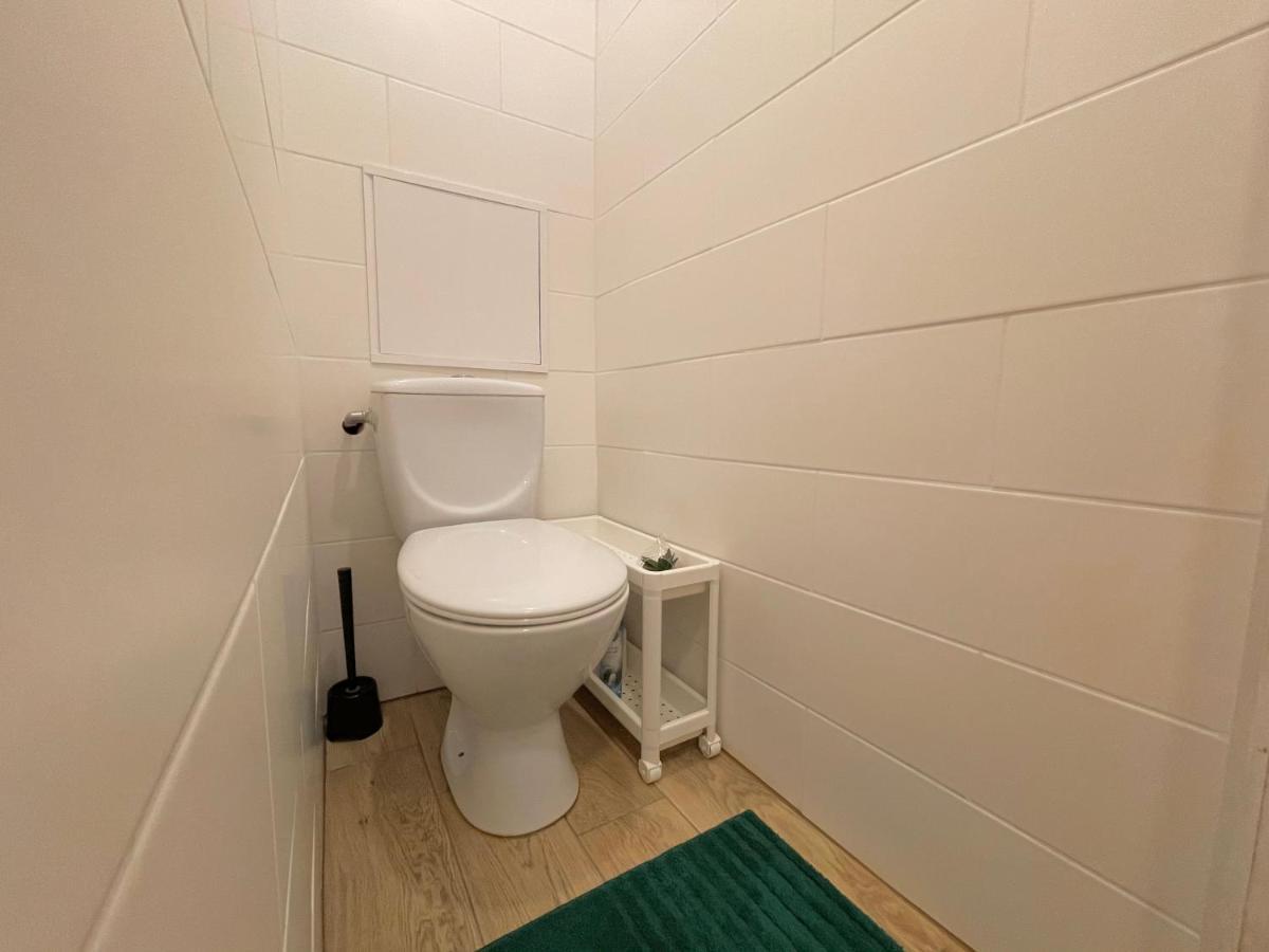 Cozy Home Apartment Lielvardes, Free Parking, Self Check-In Рига Екстериор снимка